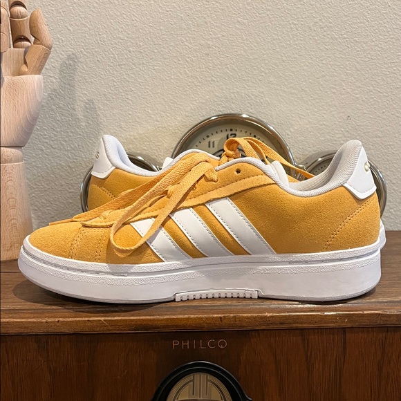 Adidas Suede Sneakers - Picture 2 of 14